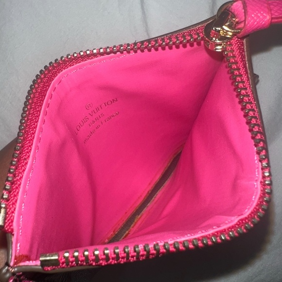 👑✅PRICE FIRM✅ Brown and Pink Fashion Monogram Card Case. Brand New! - Picture 6 of 15